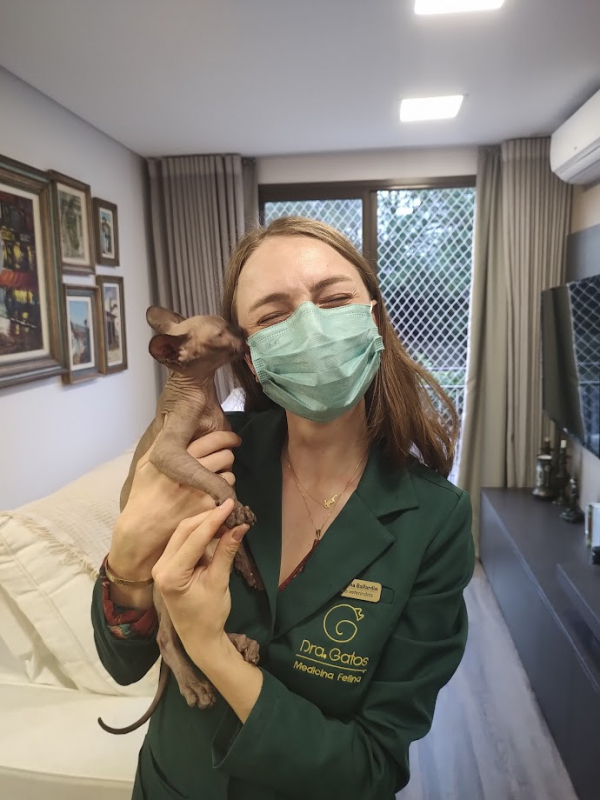 Veterinária de Felinos Marcar Mossunguê (Ecoville) - Especialista em Gatos